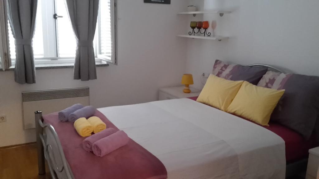 Maristela Apartment *
